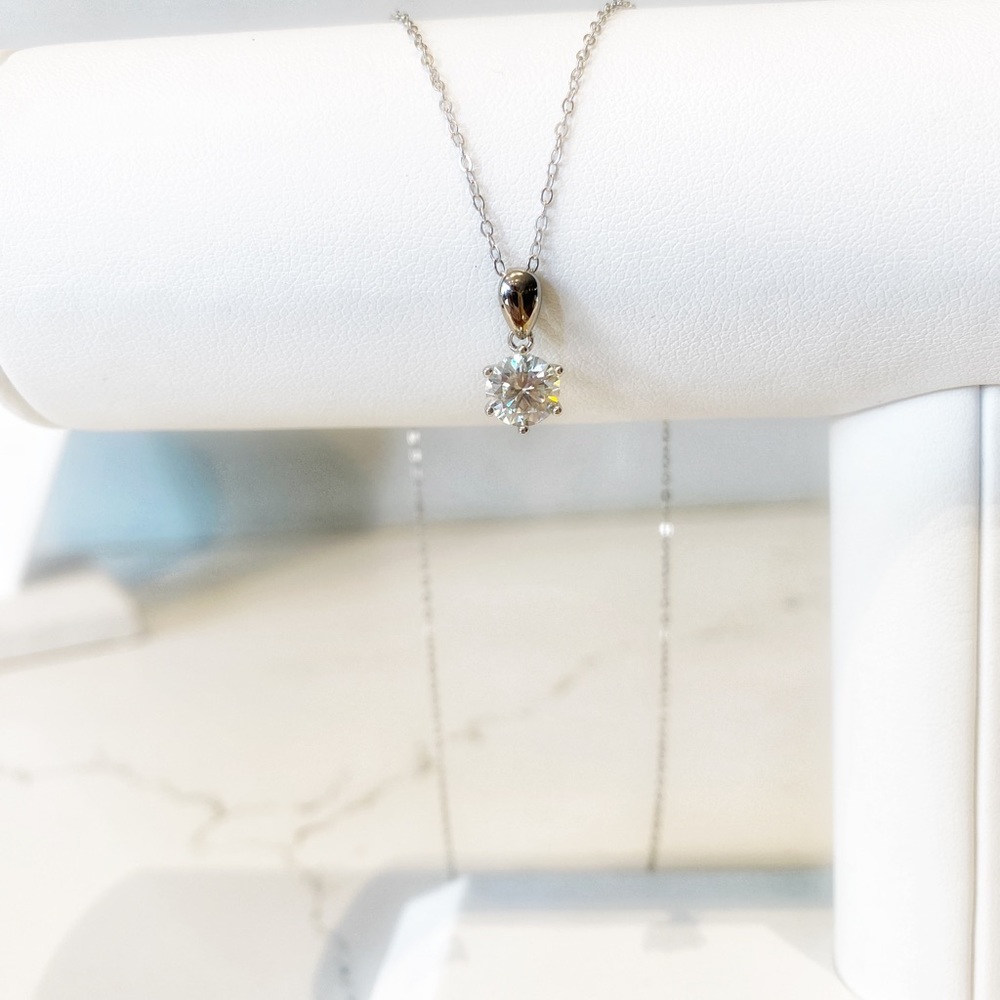 Moissanite diamond solitaire necklace